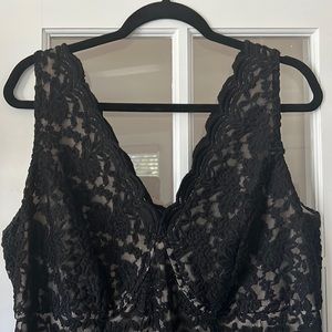 Roz & Ali Sleeveless Lace Sheath Dress Size 16 Black Lined Deep V Neck Cocktail